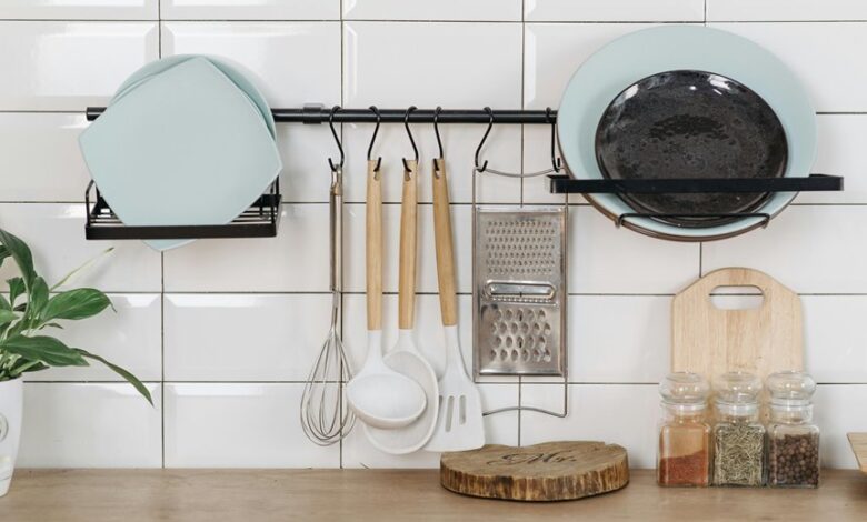 large middle utensil set